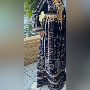 Palestinian Thoub with scarf